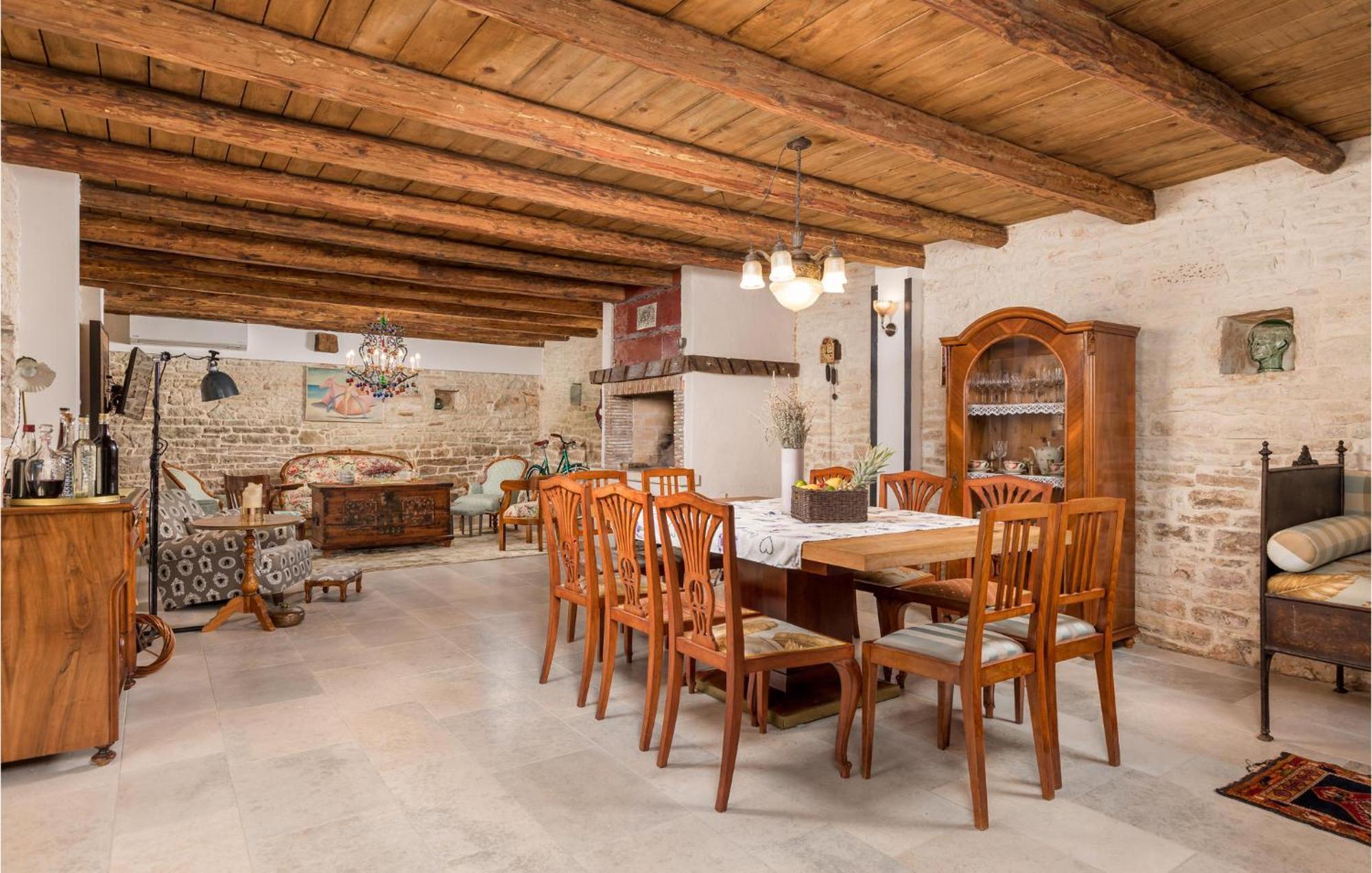 Amazing Home In Foli With Kitchen Ngoại thất bức ảnh